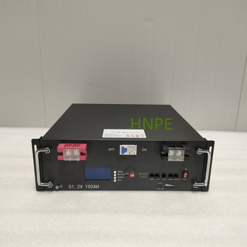 Bateria de lítio LiFePO4 HNPE 48V 100Ah 200Ah montada em rack para armazenamento de energia solar para uso doméstico fora da rede híbrida